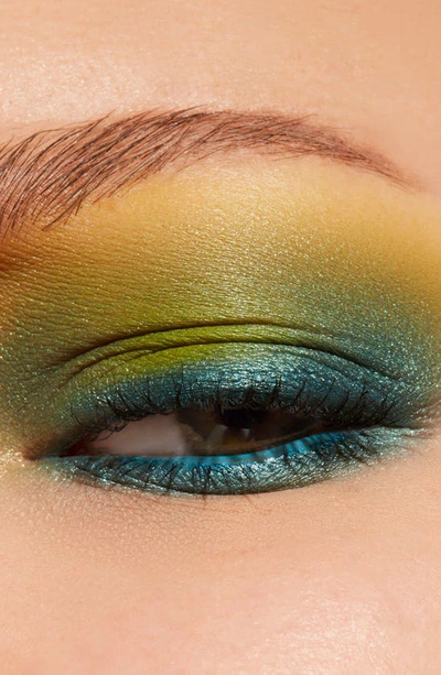 Mac Cosmetics Connect In Hi Fi Colour
