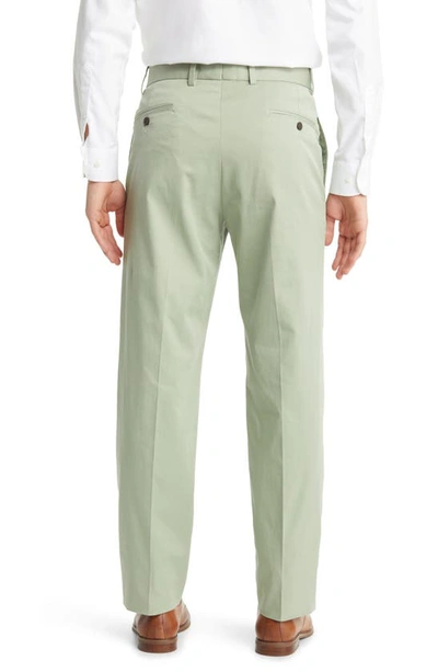 Berle Charleston Khakis Pleated Chino Pants In Sage