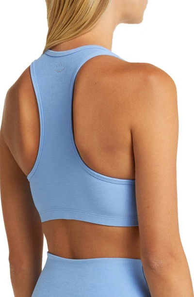 Beyond Yoga Lift Your Spirit Sports Bra In Flower Blue Heather