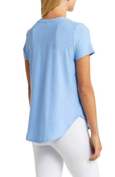 Beyond Yoga On The Down Low T-shirt In Flower Blue Heather