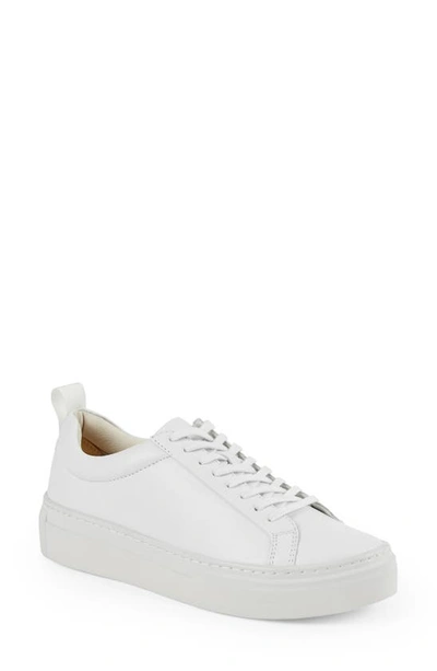 Shop Vagabond Shoemakers Zoe Platform Sneaker In White