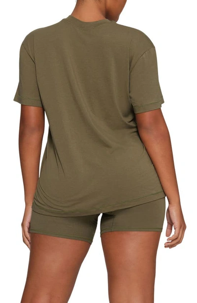 Shop Skims Boyfriend T-shirt In Army