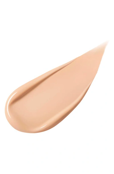 Shop Clé De Peau Beauté Radiant Cushion Foundation Dewy Refill In O20 Light Med Ocher - Refill