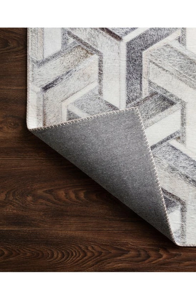 Loloi Maddox Collection Rug In Silver / Ivory
