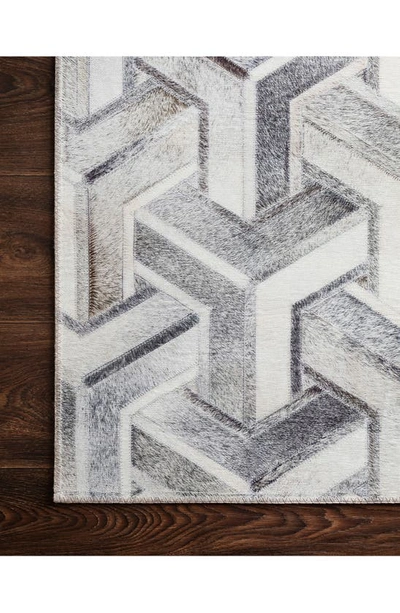 Loloi Maddox Collection Rug In Silver / Ivory