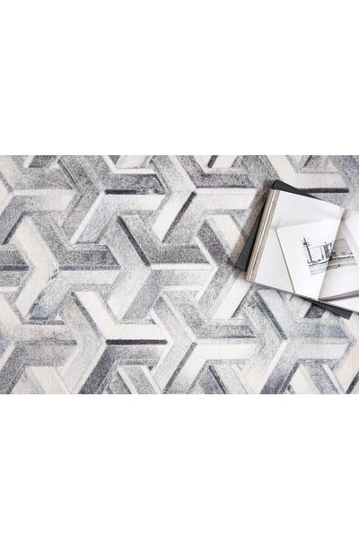 Loloi Maddox Collection Rug In Silver / Ivory