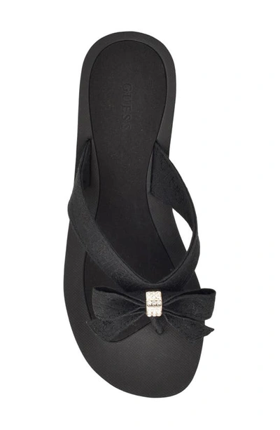 Shop Guess Tuta Flip Flop In Black