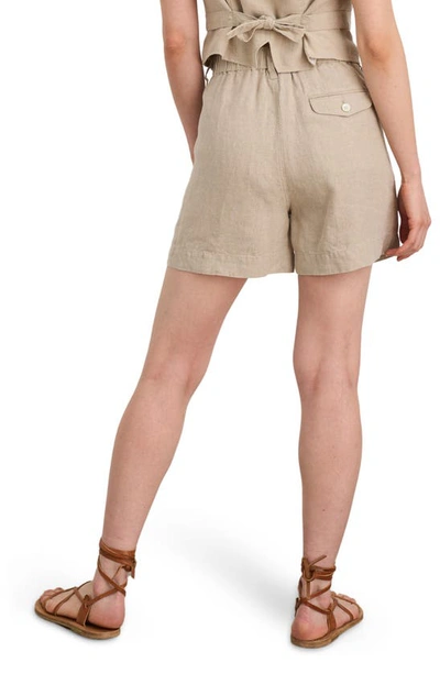 Shop Alex Mill Pleated Linen Shorts In Flax