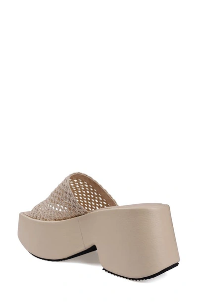 Zigi Artisan Melina Platform Sandal In Apricot