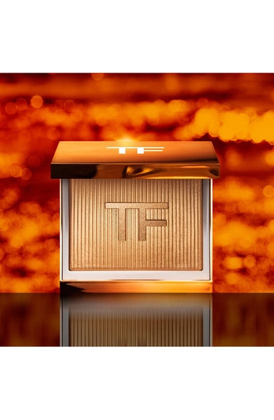 Shop Tom Ford Soleil De Feu Shimmering Highlighter Powder In Oasis