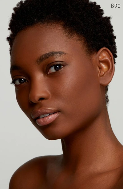Clé De Peau Beauté Radiant Fluid Matte Foundation Spf 20 In B90 - Very Deep Beige
