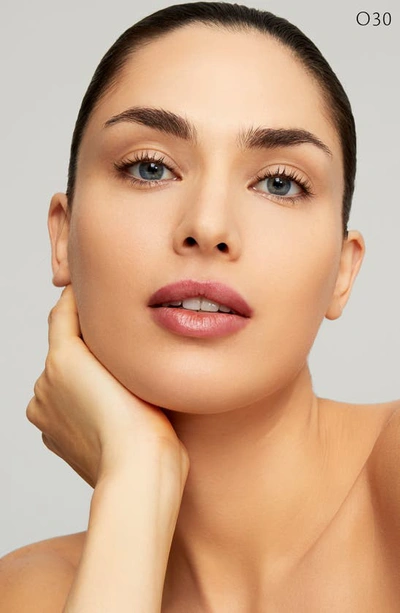 Clé De Peau Beauté Radiant Fluid Natural Foundation In O30 - Medium Ocher