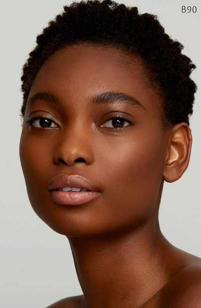 Clé De Peau Beauté Radiant Fluid Natural Foundation In B90 - Very Deep Beige