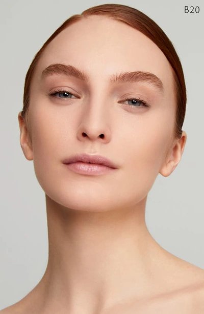 Clé De Peau Beauté Radiant Fluid Natural Foundation In B20 - Light Medium Beige