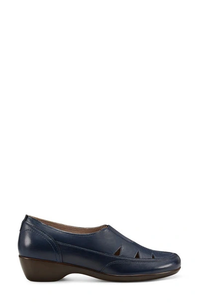 Easy Spirit Daisie Flat In Dark Blue