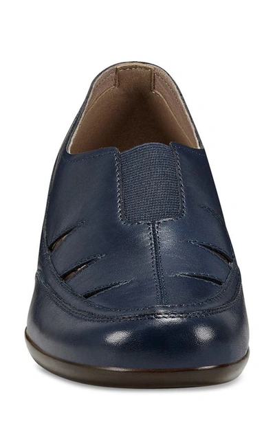 Easy Spirit Daisie Flat In Dark Blue