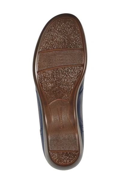 Easy Spirit Daisie Flat In Dark Blue
