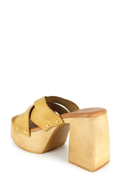 Zigi Suriel Platform Slide Sandal In Mstrd Lthr