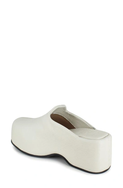 Zigi Kristen Platform Clog In Bone Leather
