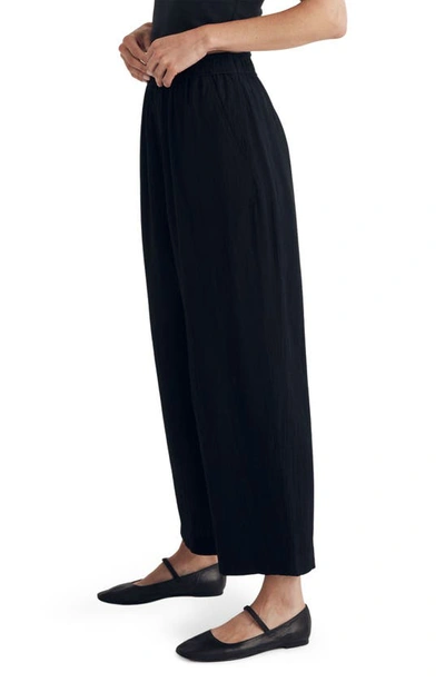 Madewell Crinkled Straight Leg Crop Crepe Pants In True Black