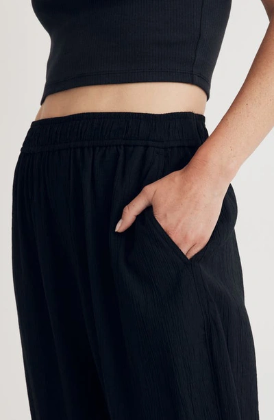 Madewell Crinkled Straight Leg Crop Crepe Pants In True Black