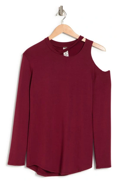 Shop Go Couture Asymmetric One-shoulder Top In Beetroot Purple