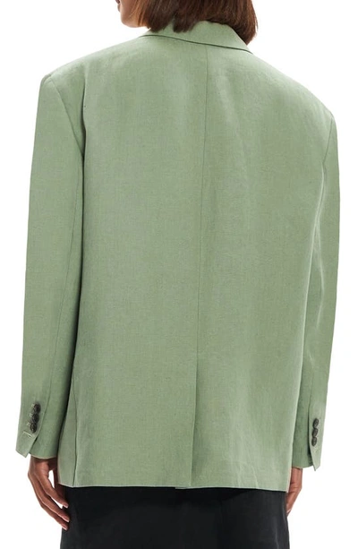 Shop Theory Galena Oversize Linen Blazer In Leaf - F15