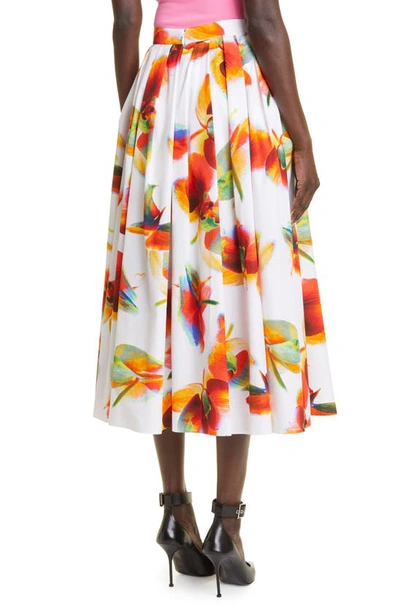 Shop Alexander Mcqueen Solarised Orchid Print Cotton Poplin Skirt In 9000 Opticalwhite