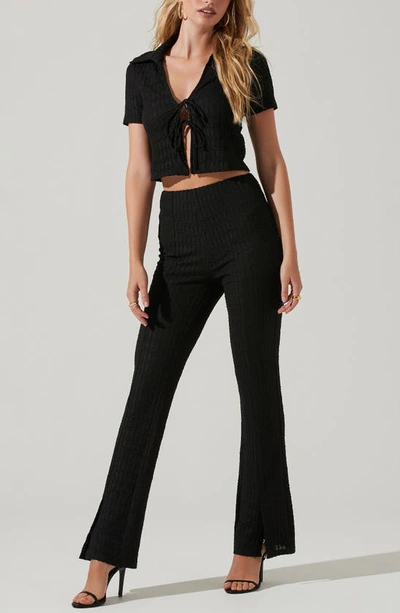 Astr Zoey Textured Tie Front Crop Top In Black