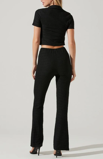Astr Zoey Textured Tie Front Crop Top In Black