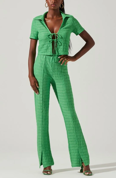 Astr Zoey Textured Tie Front Crop Top In Green