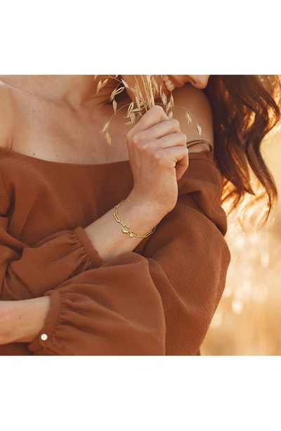 Delmar Heart Paperclip Link Bracelet In Gold