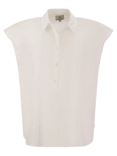 Shop Woolrich Short-sleeved Blouse In Pure Cotton Poplin In White