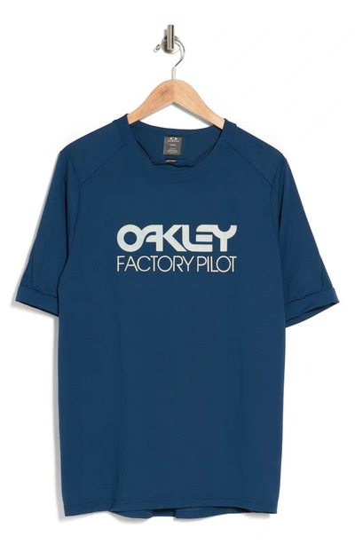 Shop Oakley Factory Pilot Mtb Active T-shirt In Poseidon