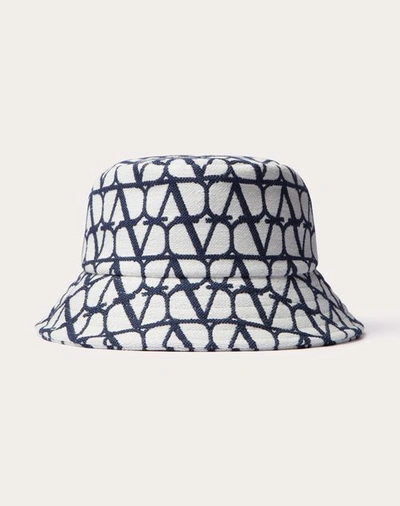 Shop Valentino Garavani Toile Iconographe Bucket Hat In Cotton Jacquard Woman Blue/white 56