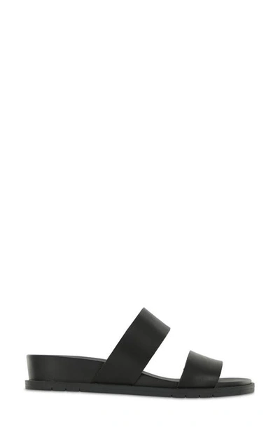 Mia Yelena Slide Sandal In Black