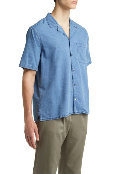 Shop Frame Short Sleeve Cotton & Linen Chambray Camp Shirt In Salt Water