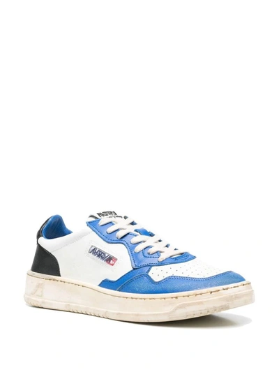 Shop Autry Medalist Super Vintage Low Sneakers In White