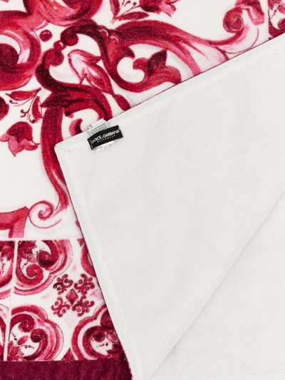 Shop Dolce & Gabbana Maiolica Beach Towel In Fuchsia
