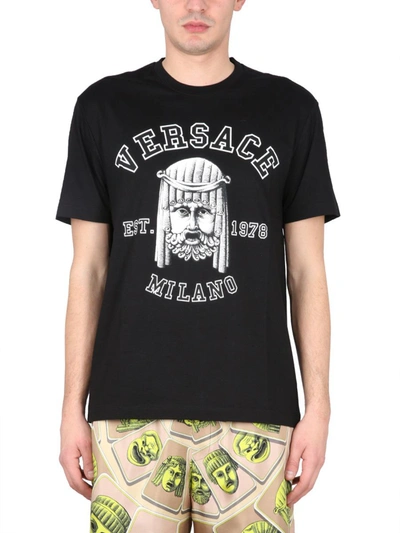 Shop Versace La Maschera Logo T-shirt In Black