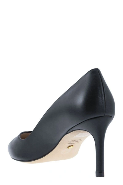 Shop Stuart Weitzman Anny 70 - Décolleté In Black