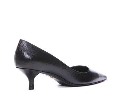Stuart Weitzman Stuart Kitten Pump In Black