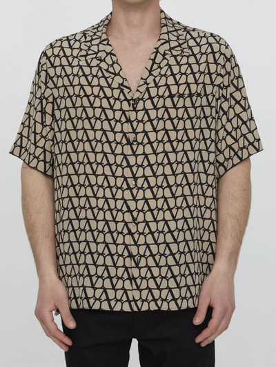 Shop Valentino Toile Iconographe Shirt In <p>short-sleeved Shirt In Silk Faille In The Shades Of Beige And Black With All-over Toile Iconograp