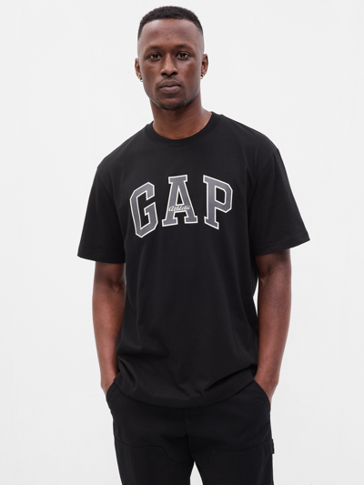 Shop Gap Arch Logo T-shirt In Black
