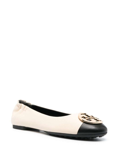 Shop Tory Burch White Ballet Flats With Metal Logo Detail In Leather Woman In White/black