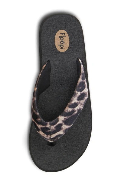 Shop Floopi Ella Yoga Mat Flip Flop In Leopard