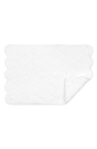 Matouk Cairo Scallop Trim Cotton Quilted Mat In White