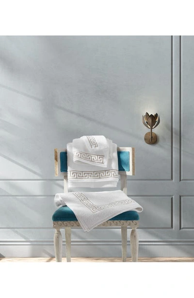 Matouk Adelphi Bath Rug In Sterling