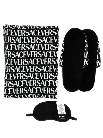 Shop Versace Home Versace Allover Bedroom Linen And Nightwear White/black