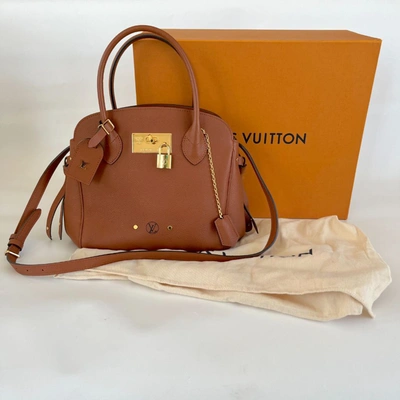 Pre-owned Louis Vuitton Milla Veau Nuage Calfskin Pm Bag